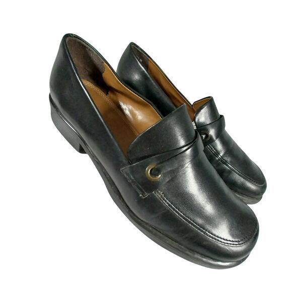 NATURALIZER! BLACK GENUINE LEATHER CLASSIC FRONT INSET HEELED LOAFERS! SZ 7.5M - Picture 1 of 10